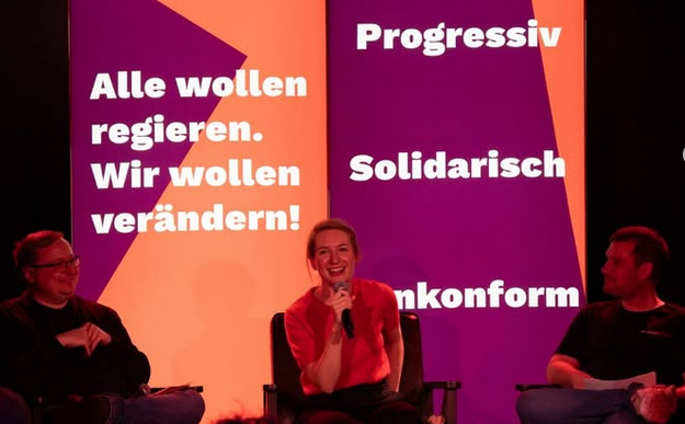 Volles Haus bei Ines Schwerdtner in Wiesbaden